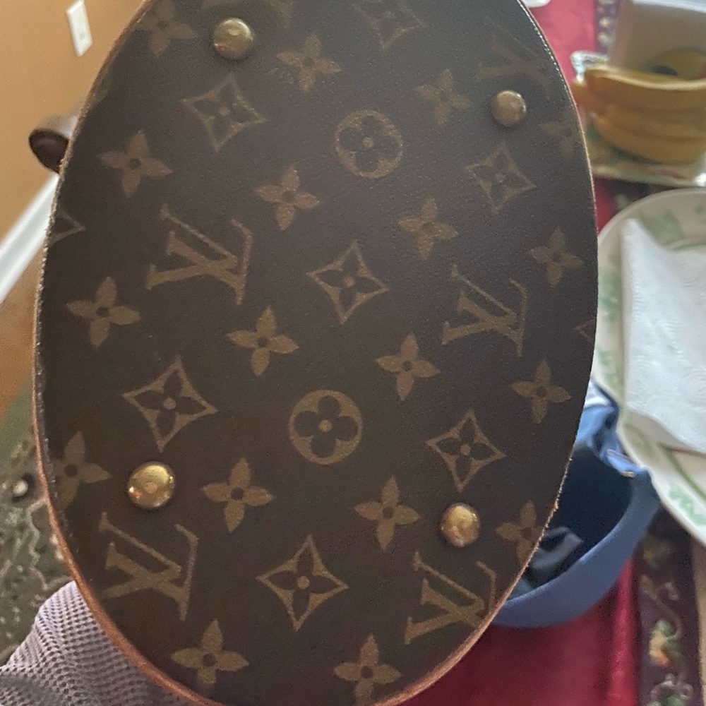 Louis Vuitton bucket shoulder bag used - Picture 9 of 16
